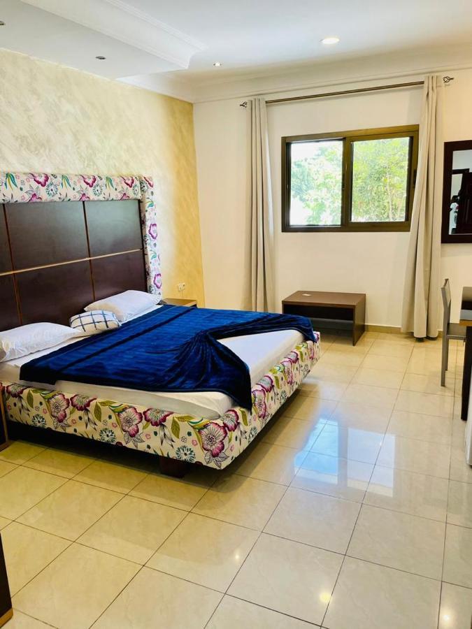 Class Hotel บราซซาวิล ภายนอก รูปภาพ