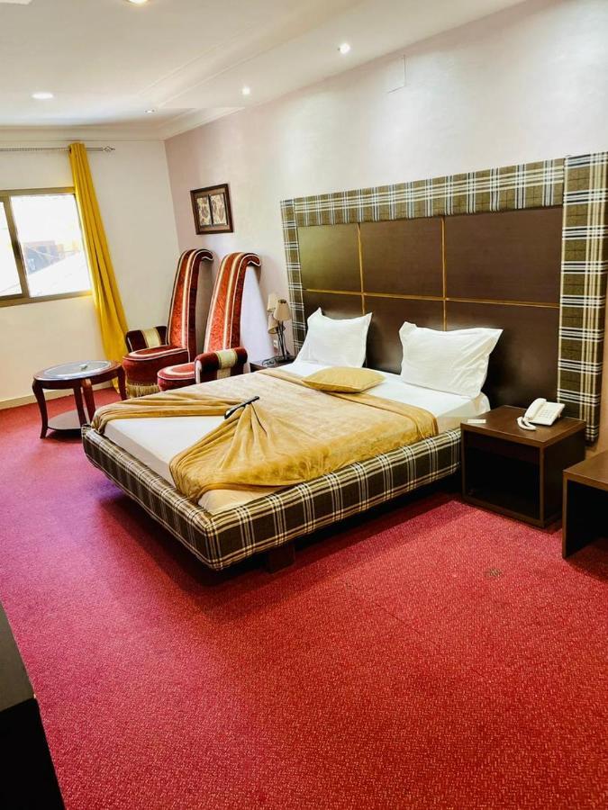 Class Hotel บราซซาวิล ภายนอก รูปภาพ