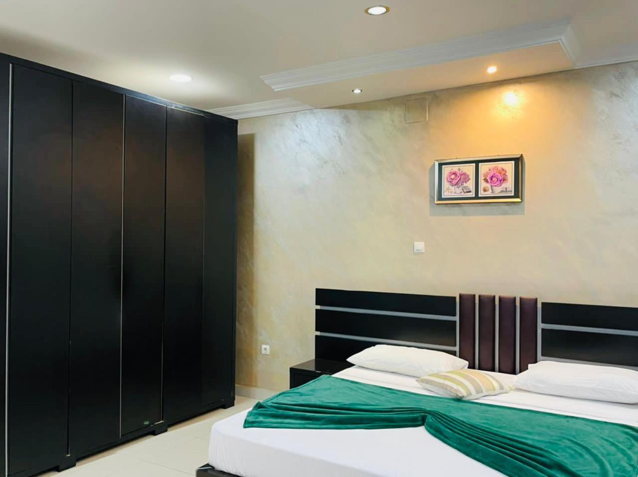 Class Hotel บราซซาวิล ภายนอก รูปภาพ