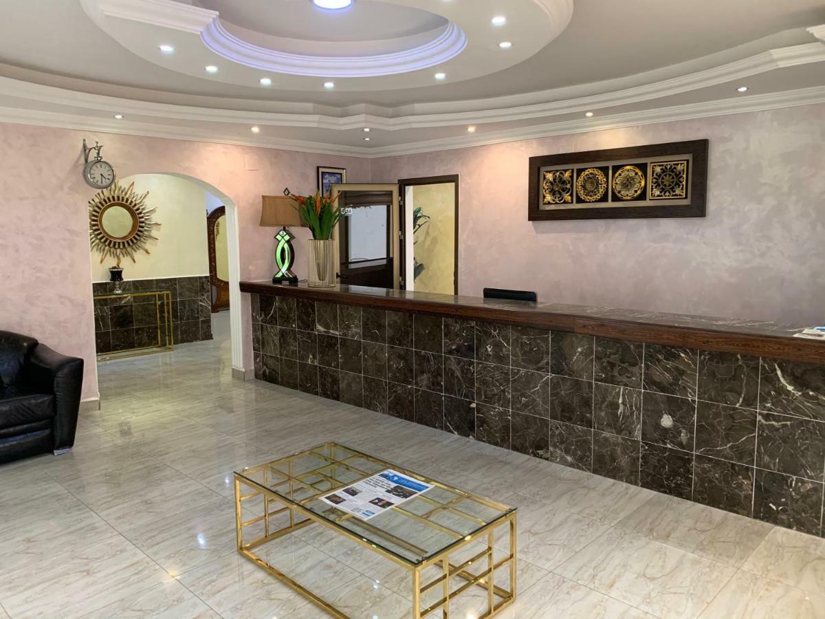 Class Hotel บราซซาวิล ภายนอก รูปภาพ