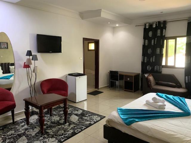 Class Hotel บราซซาวิล ภายนอก รูปภาพ