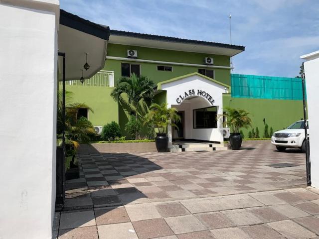 Class Hotel บราซซาวิล ภายนอก รูปภาพ